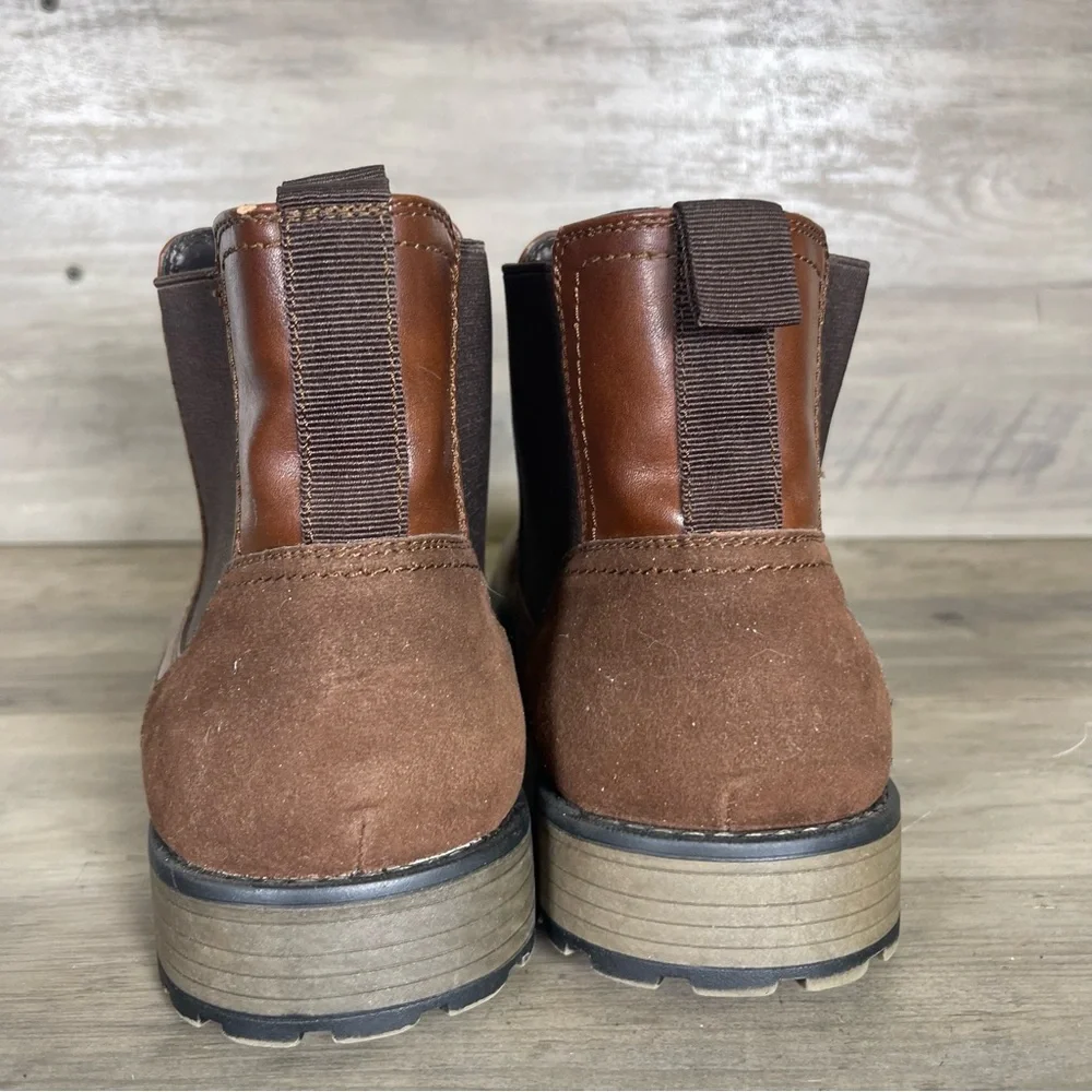 ASOS Design Mens 9 Brown Tan Leather Pull On Chelsea Boots Round Toe Lightweight